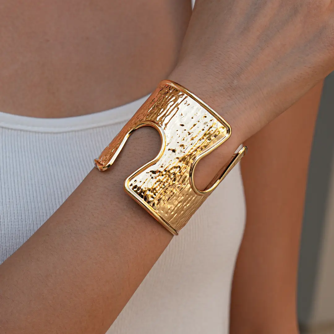 European and American Heavy Metal Pleated Hollow Round Open Bracelet Arm Ring Niche High-End Cross-Border Personalized Hand Jewelry — feature 13