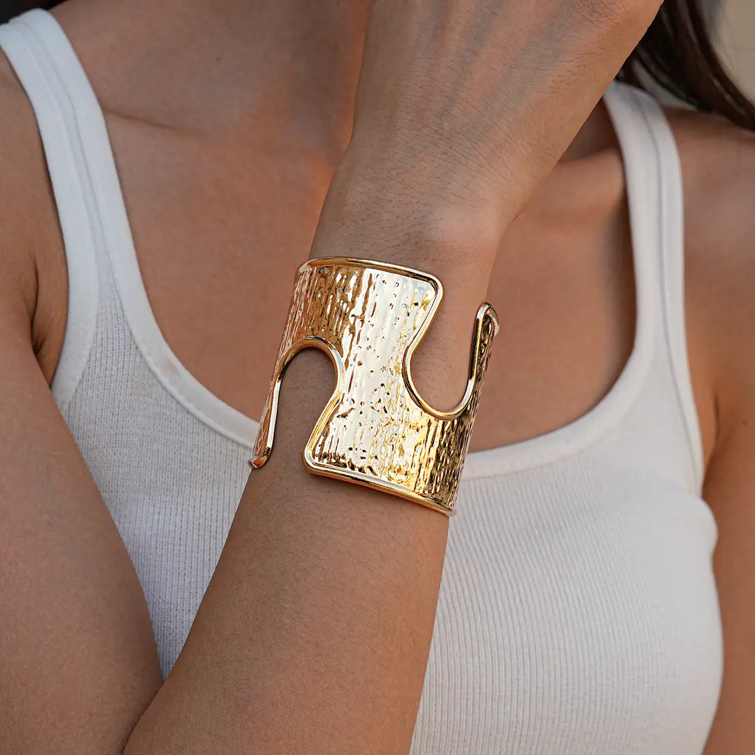 European and American Heavy Metal Pleated Hollow Round Open Bracelet Arm Ring Niche High-End Cross-Border Personalized Hand Jewelry — feature 15