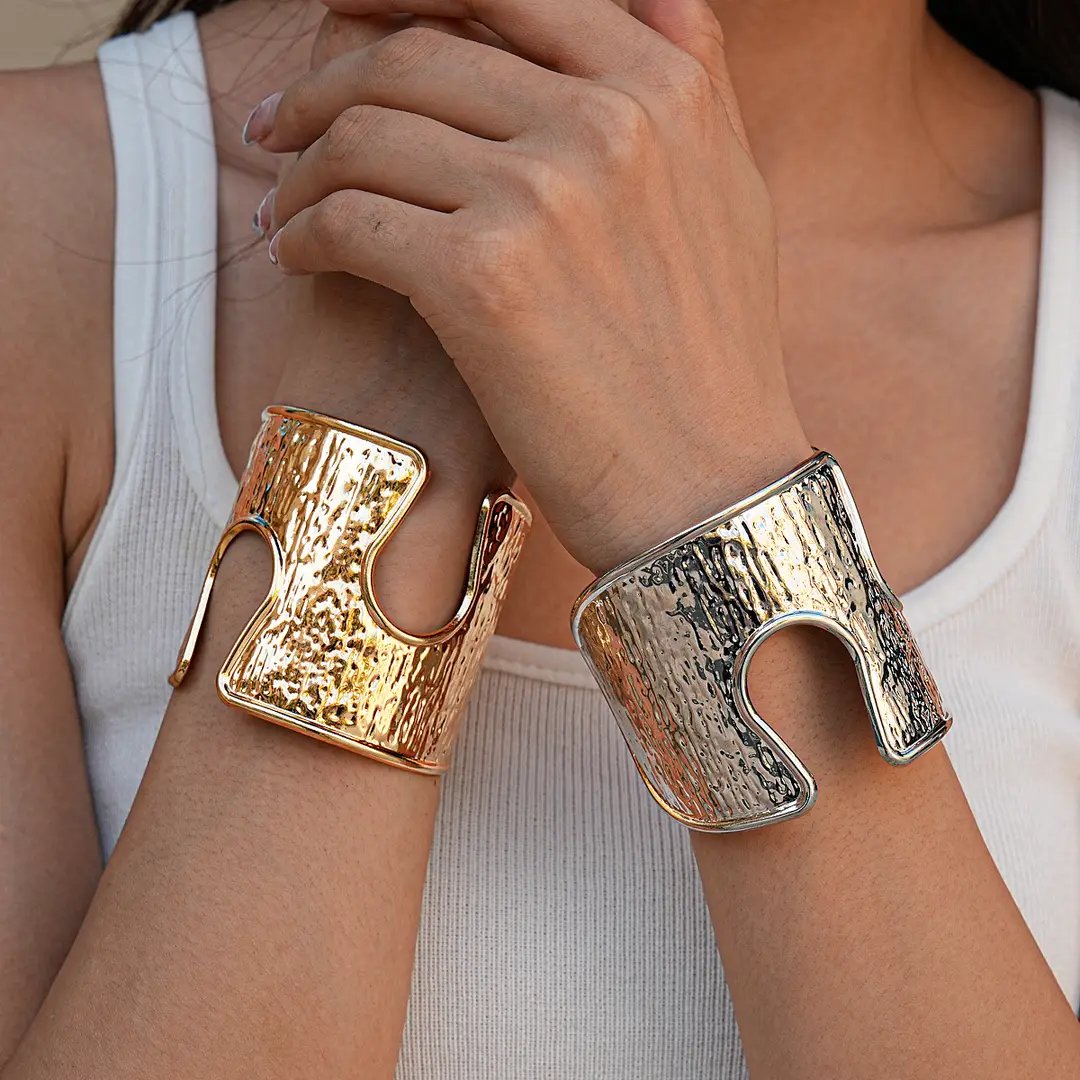 European and American Heavy Metal Pleated Hollow Round Open Bracelet Arm Ring Niche High-End Cross-Border Personalized Hand Jewelry — feature 3