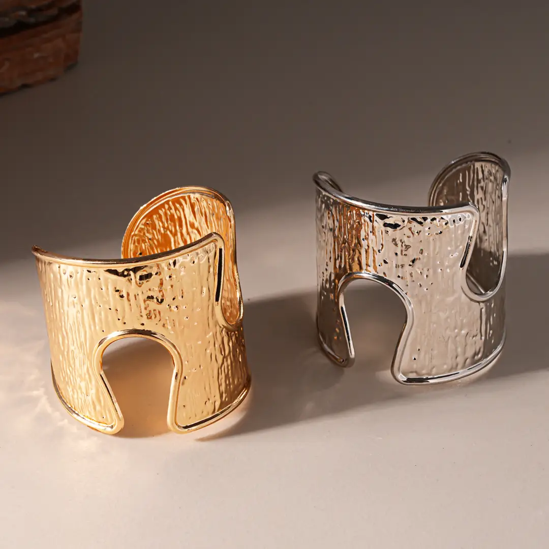 European and American Heavy Metal Pleated Hollow Round Open Bracelet Arm Ring Niche High-End Cross-Border Personalized Hand Jewelry — feature 6