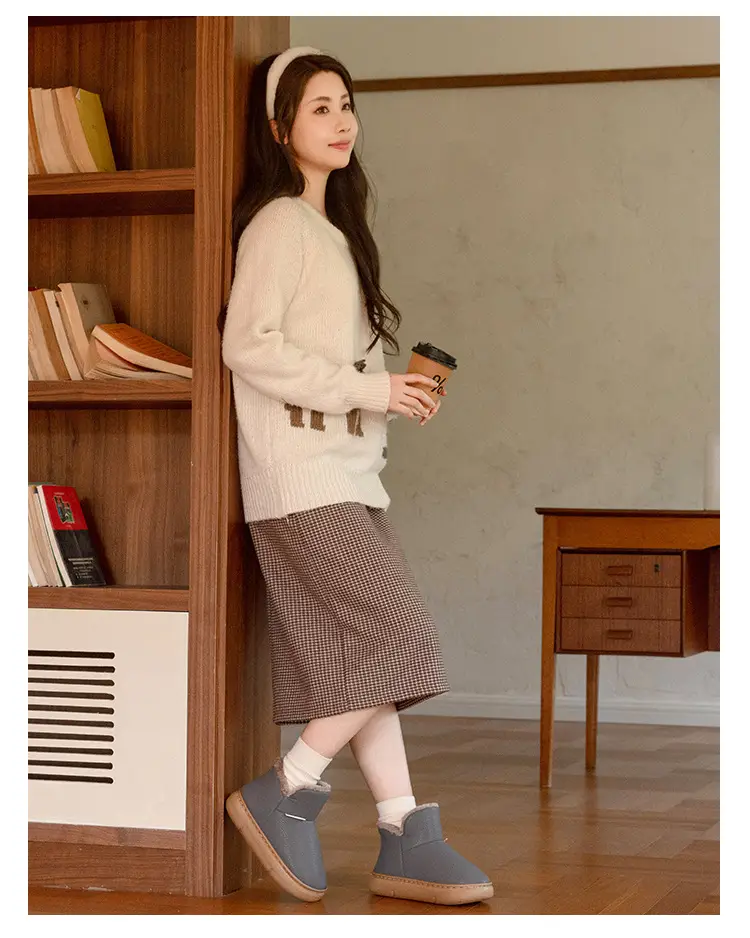 Thick-Soled Cotton Shoes for Women, 2026 New Winter Style, Pu Leather Plush Warm Cotton Slippers, Closed-Back Snow Boots for Men — feature 27