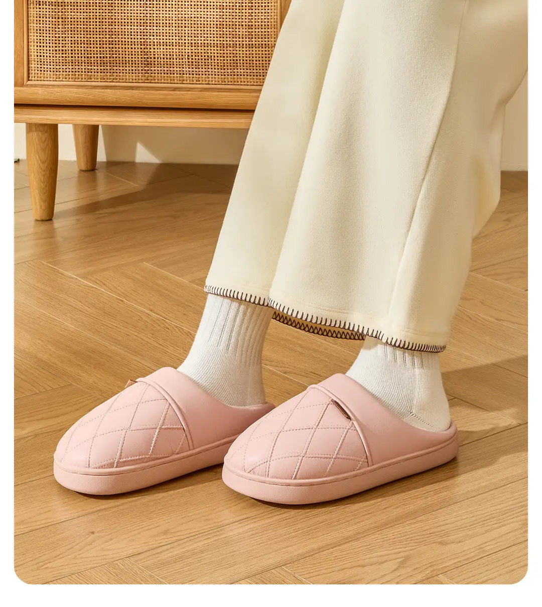 Leather Waterproof Cotton Slippers for Men in Autumn and Winter Indoor Home Non-Slip Bottom Fleece-Lined Warm Couple Style Antibacterial Cotton Slippers — feature 22