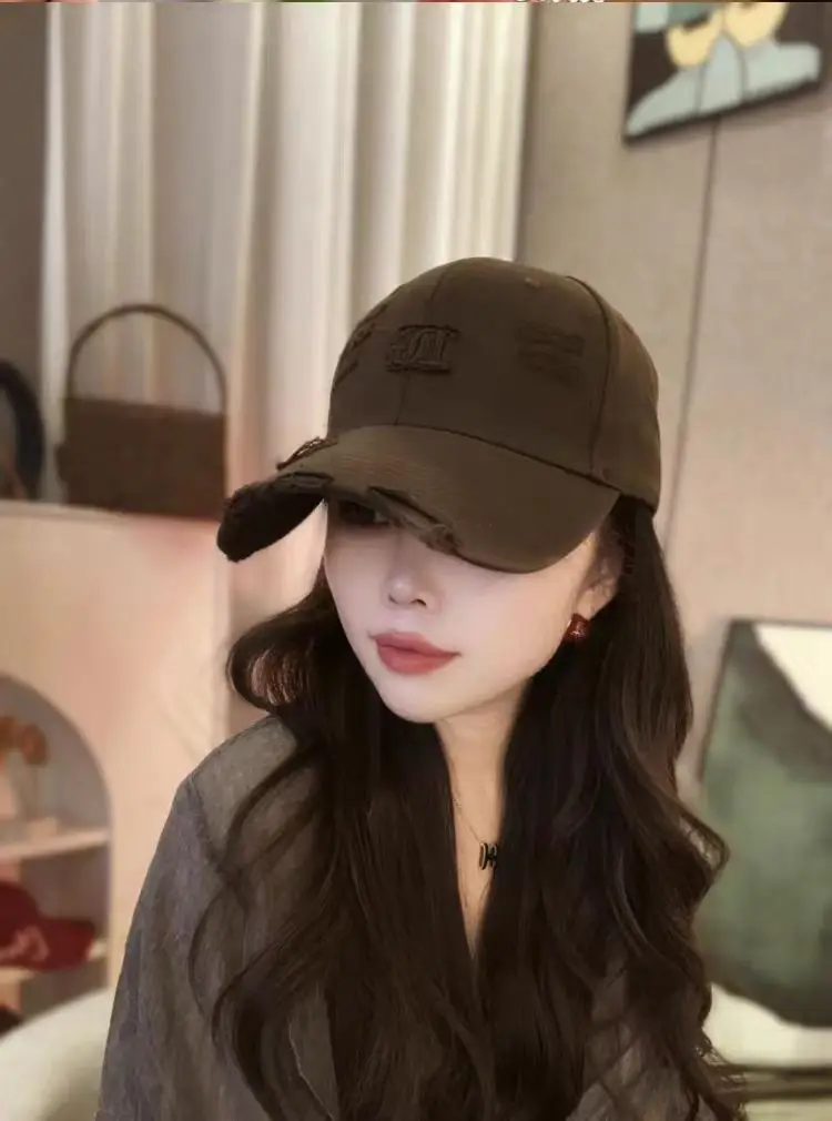 Spring Korean Style White Peaked Cap with Embroidered Baseball Cap — feature 2