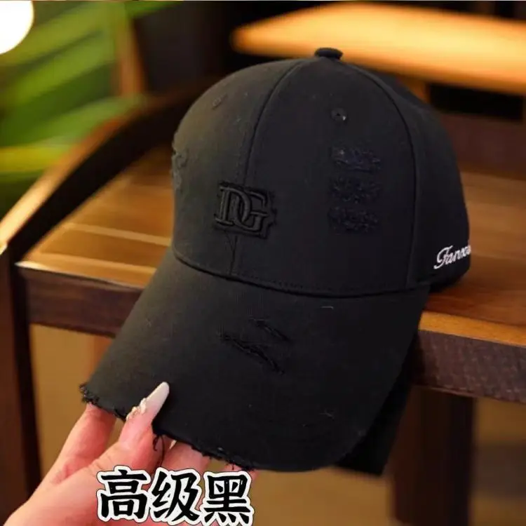 Spring Korean Style White Peaked Cap with Embroidered Baseball Cap