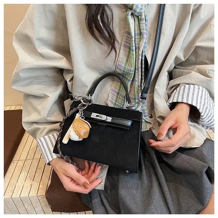 Retro Satchel Bag for Women Yellow Leather 2025 — feature 15