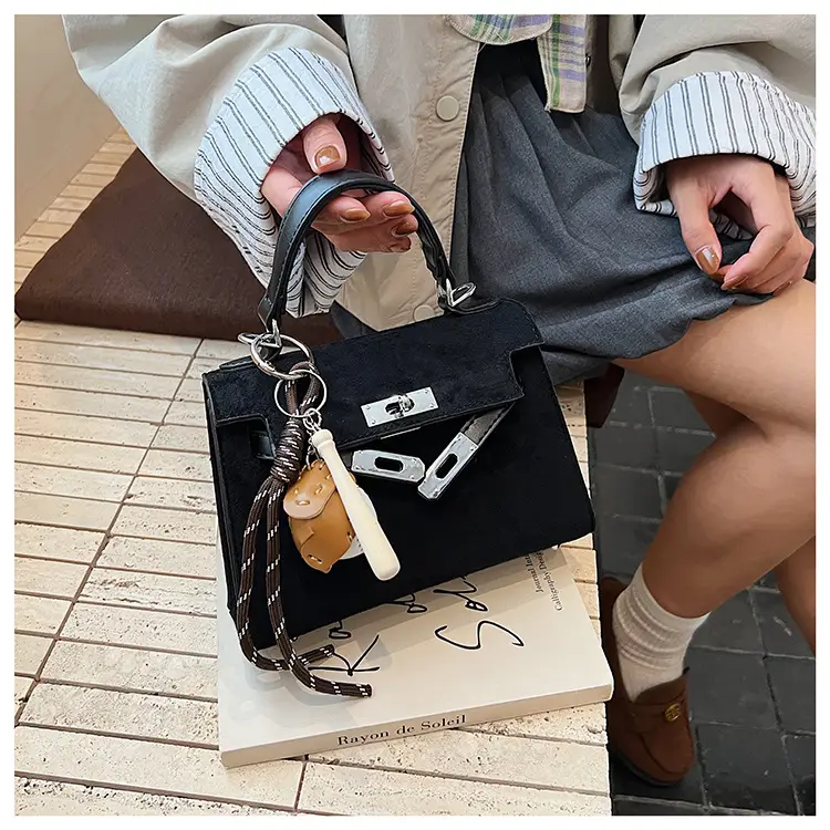 Retro Satchel Bag for Women Yellow Leather 2025 — feature 16