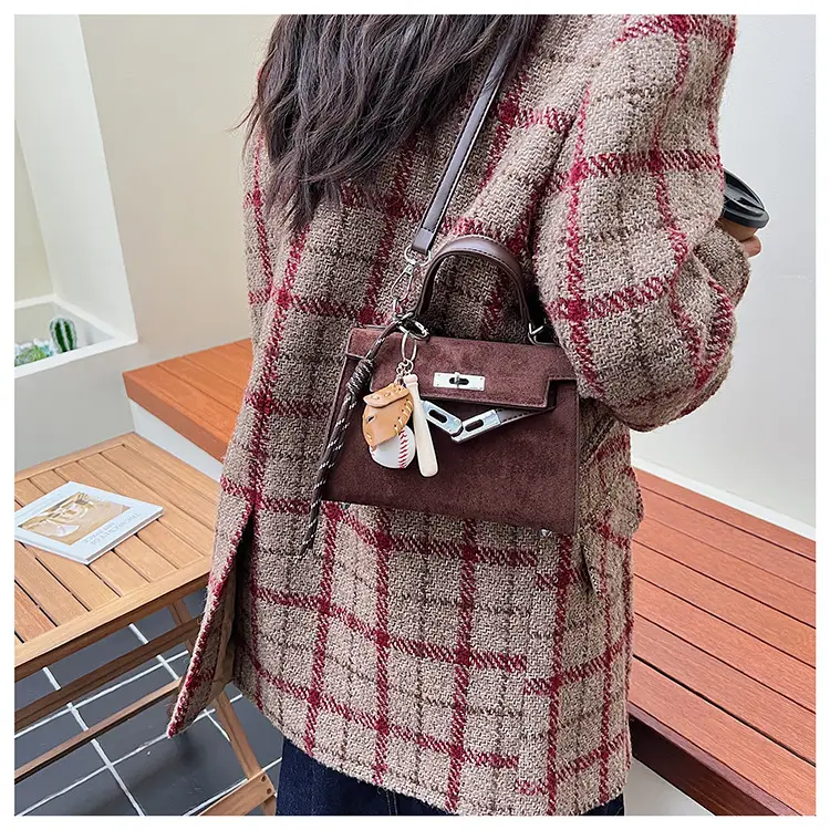Retro Satchel Bag for Women Yellow Leather 2025 — feature 22
