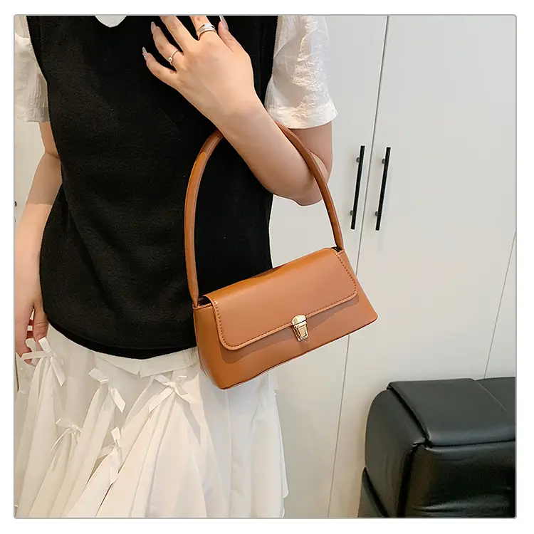 Black Leather Shoulder Bag for Women 2025 — feature 15