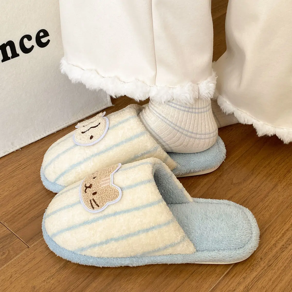 Cute Embroidered Cat Fish Head Flats for Women — feature 28