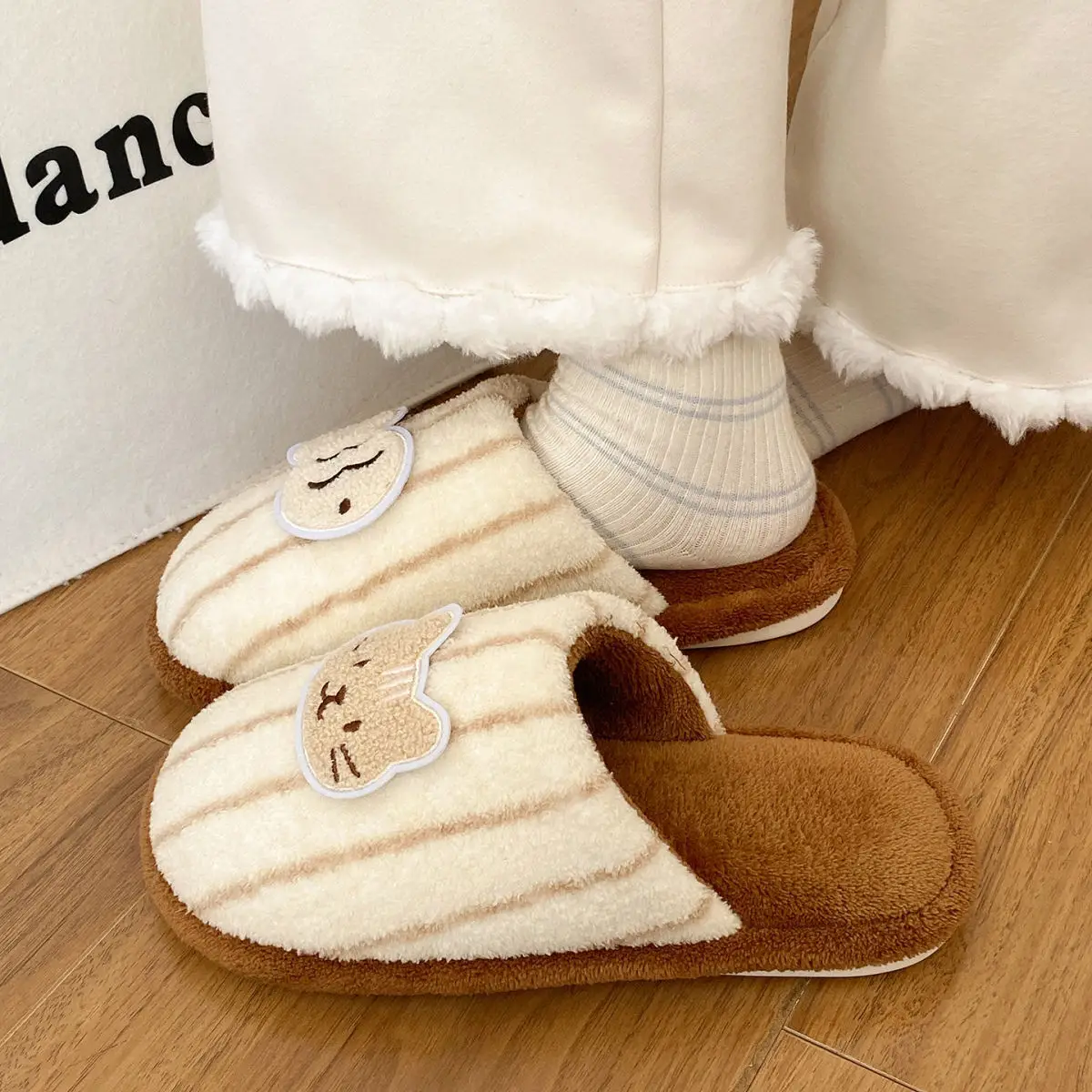 Cute Embroidered Cat Fish Head Flats for Women — feature 31