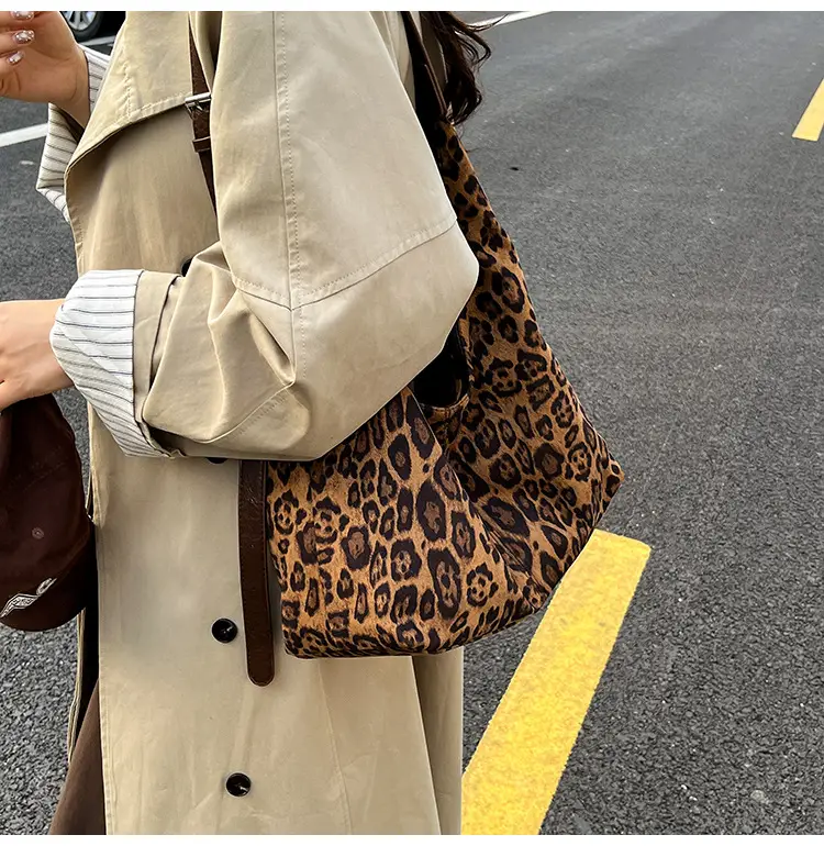 Leopard Print Korean Style Tote Bag for Office & Travel — feature 15