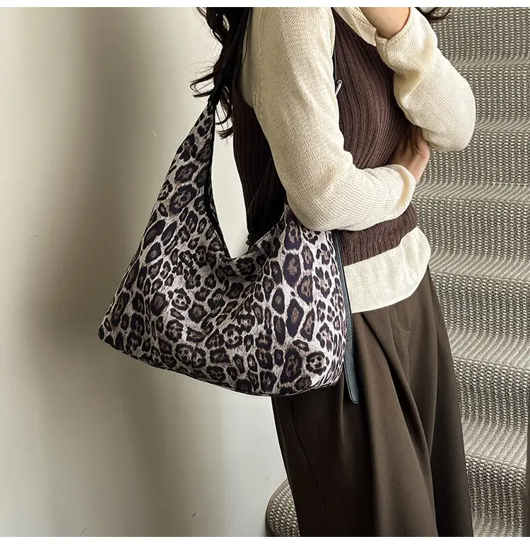 Leopard Print Korean Style Tote Bag for Office & Travel — feature 16