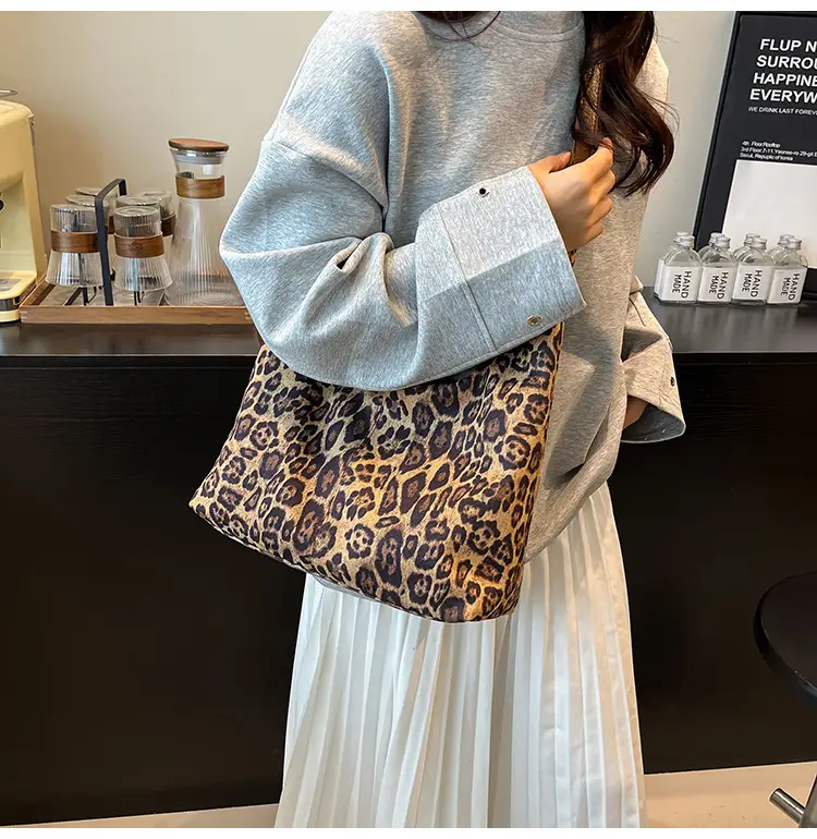 Leopard Print Korean Style Tote Bag for Office & Travel — feature 21