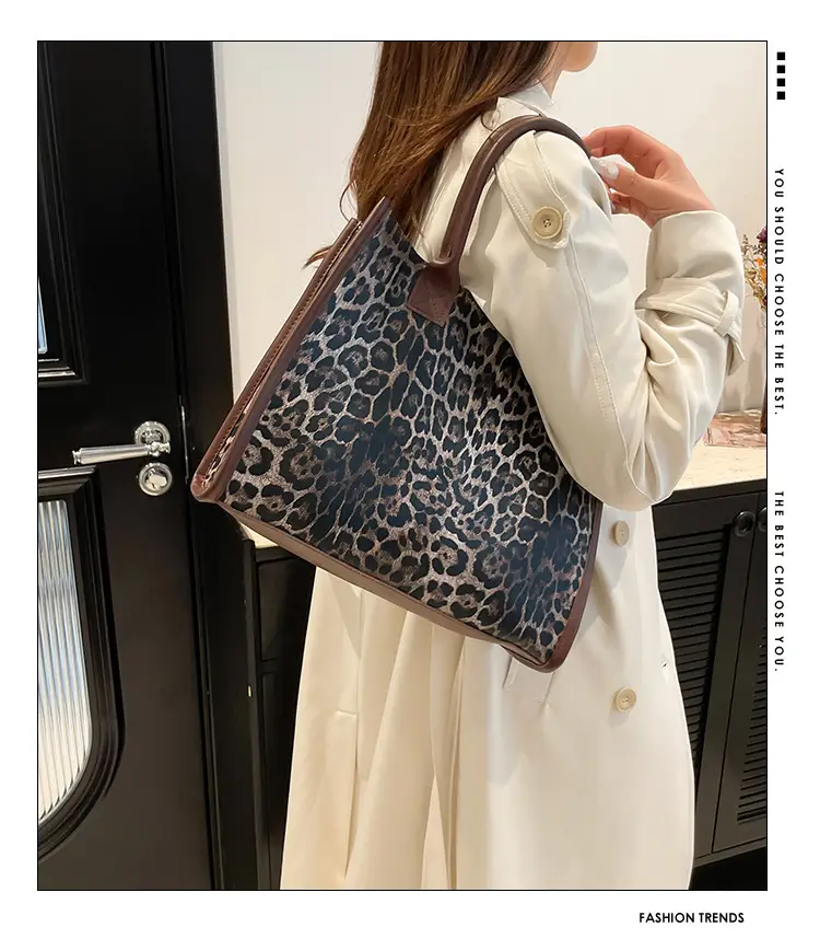 Leopard Print Large Capacity Women's Tote Bag — feature 1