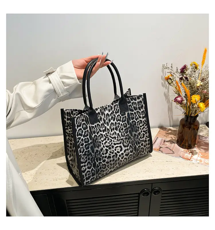 Leopard Print Large Capacity Women's Tote Bag — feature 19
