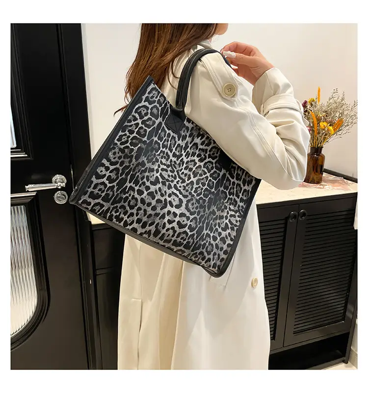 Leopard Print Large Capacity Women's Tote Bag — feature 20