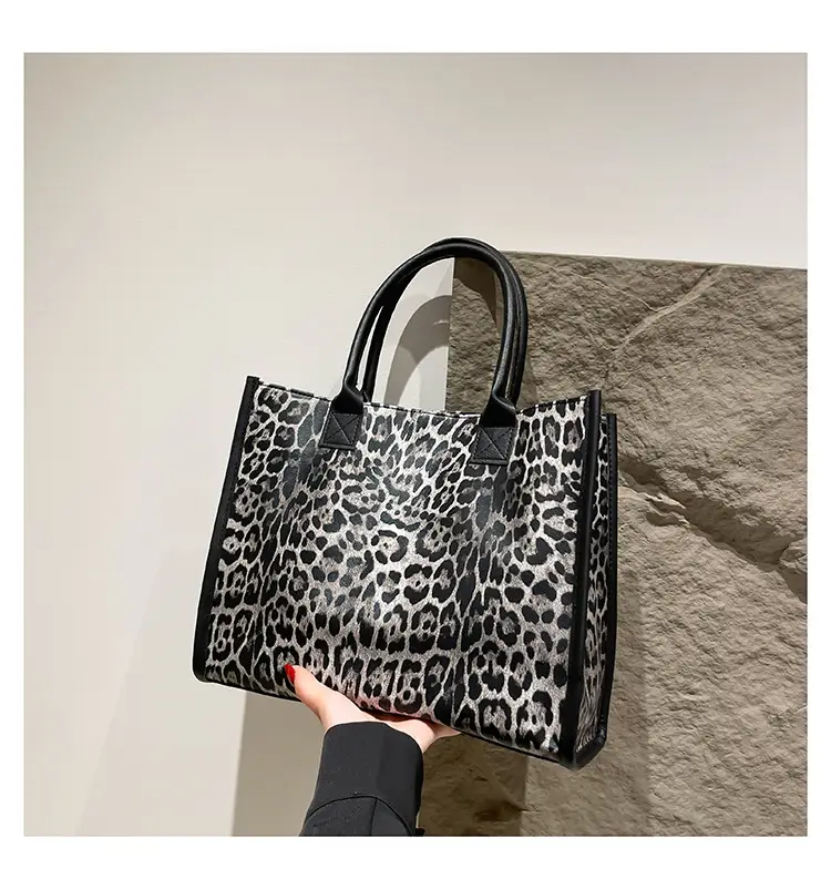 Leopard Print Large Capacity Women's Tote Bag — feature 32