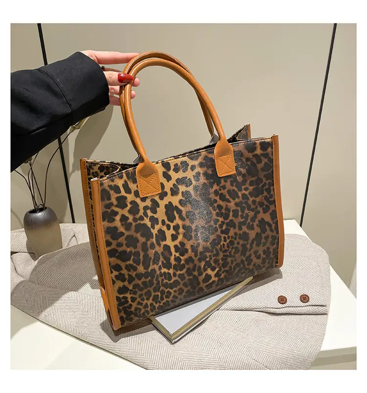 Leopard Print Large Capacity Women's Tote Bag — feature 34