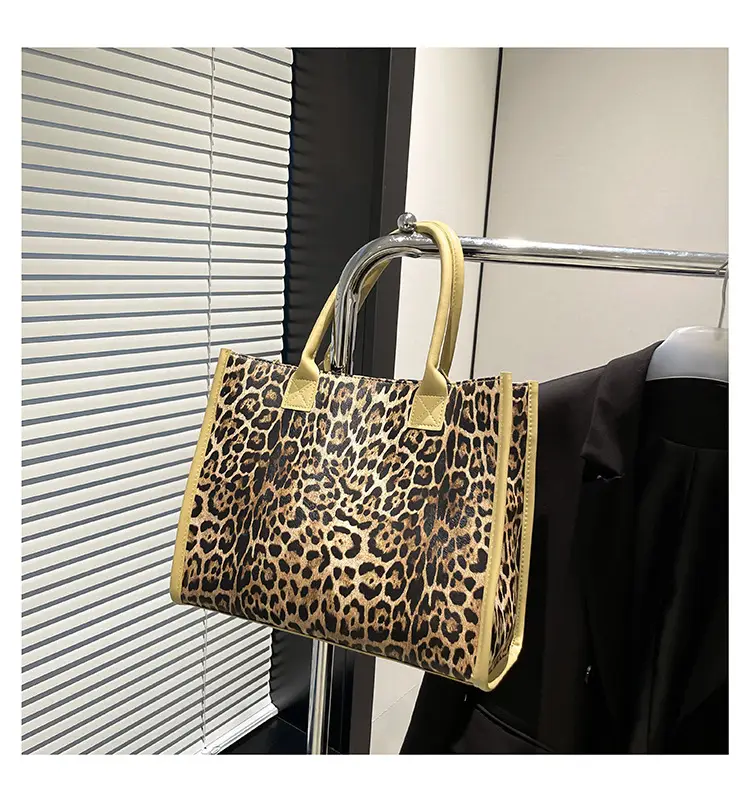 Leopard Print Large Capacity Women's Tote Bag — feature 42