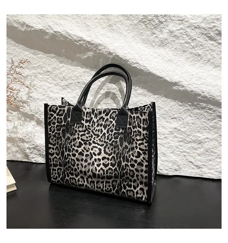 Leopard Print Large Capacity Women's Tote Bag — feature 44