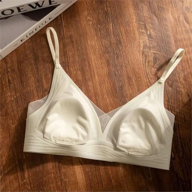 Cynl French Seamless Satin Intimates for Women 2025 New Hot Style Summer Thin Style Big Breasts Showing Small Cool Breathable Bra