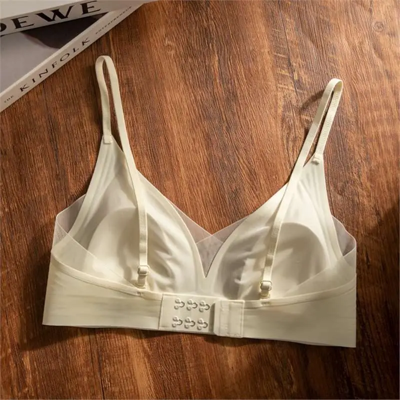 Cynl French Seamless Satin Intimates for Women 2025 New Hot Style Summer Thin Style Big Breasts Showing Small Cool Breathable Bra