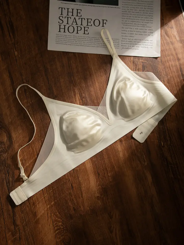 Cynl French Seamless Satin Intimates for Women 2025 New Hot Style Summer Thin Style Big Breasts Showing Small Cool Breathable Bra — feature 13