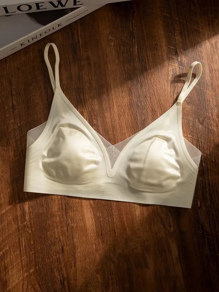 Cynl French Seamless Satin Intimates for Women 2025 New Hot Style Summer Thin Style Big Breasts Showing Small Cool Breathable Bra — feature 2