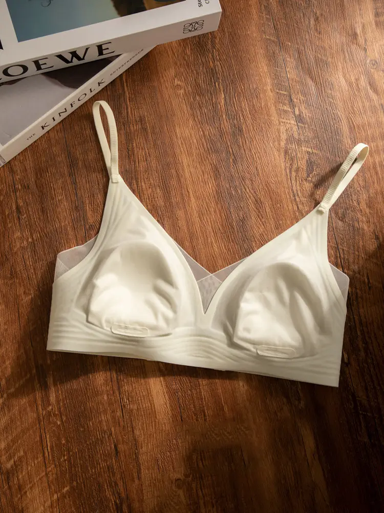 Cynl French Seamless Satin Intimates for Women 2025 New Hot Style Summer Thin Style Big Breasts Showing Small Cool Breathable Bra — feature 9