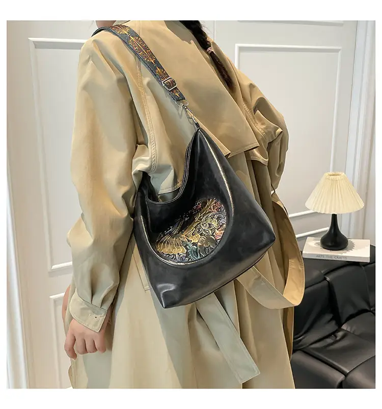 Retro Crossbody Tote Bag Women Leather Travel Bag Brown Black — feature 10