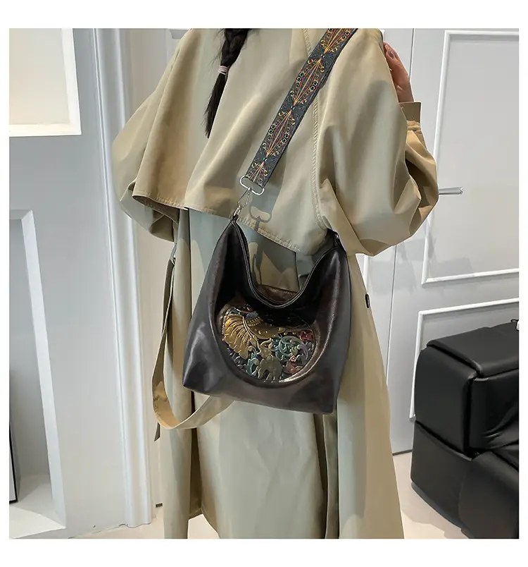 Retro Crossbody Tote Bag Women Leather Travel Bag Brown Black — feature 11