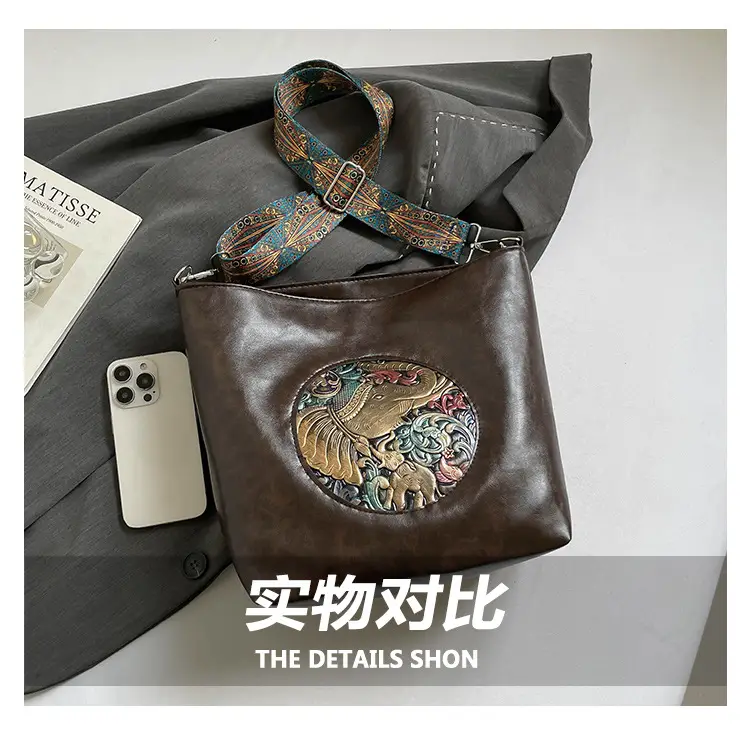 Retro Crossbody Tote Bag Women Leather Travel Bag Brown Black — feature 5