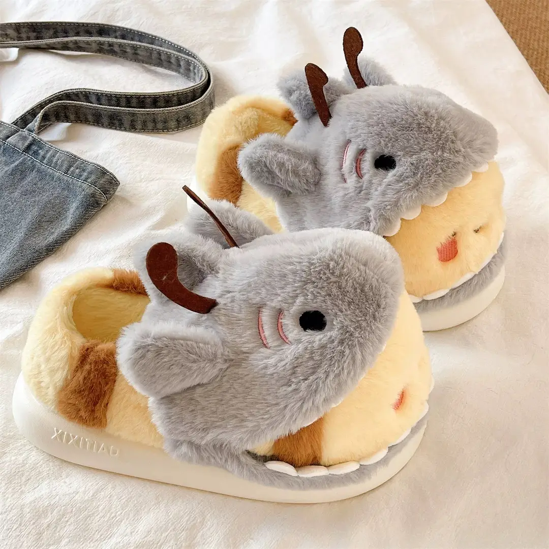Zoo-Themed Large-Size Cotton Shoes, Shark Hat, Bee Cotton Slippers for Women, Winter Indoor Plush Warm Non-Slip Student Slippers with Heel - Image 4