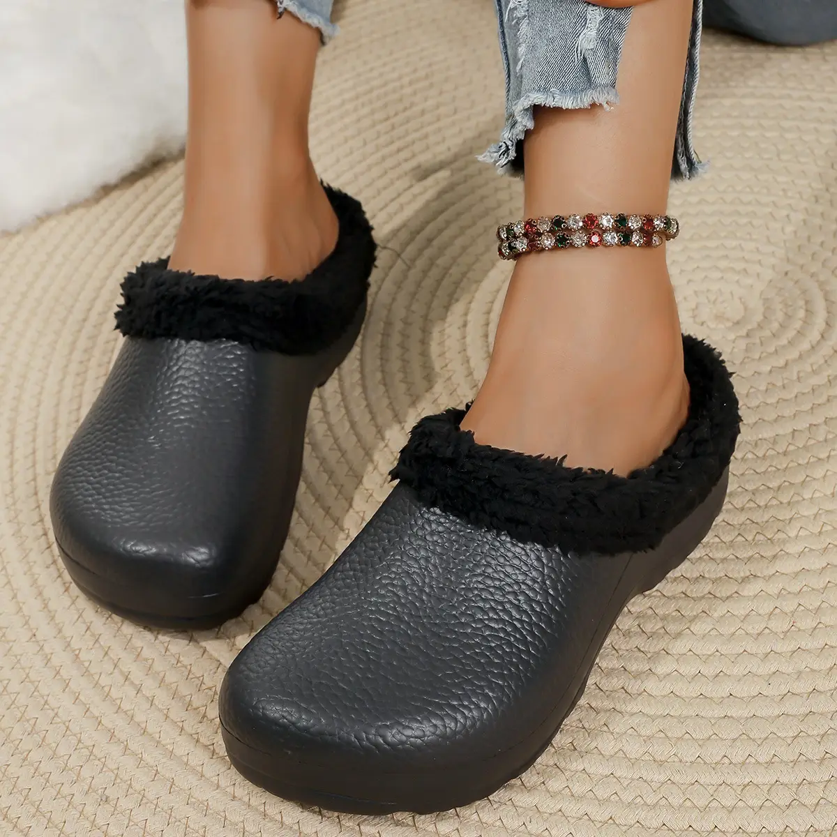 2025 Winter Women's Fleece Lined Wool Slippers Black - Image 2