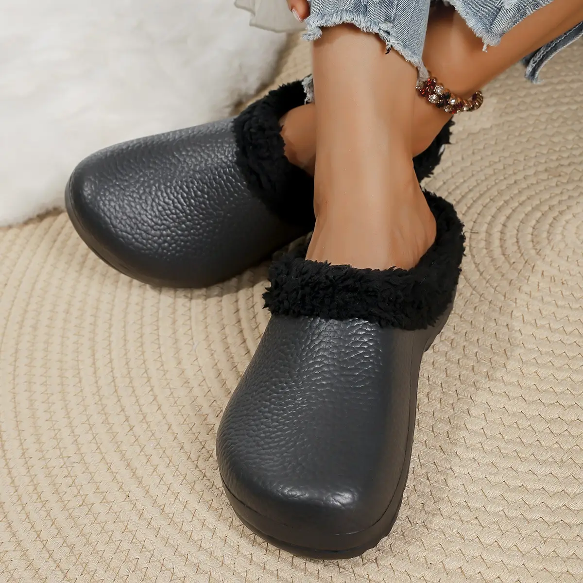 2025 Winter Women's Fleece Lined Wool Slippers Black - Image 3