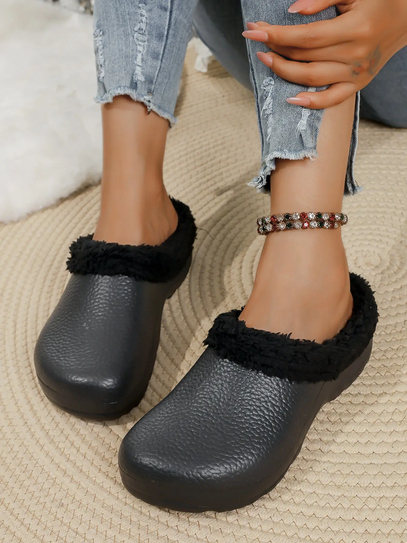 2025 Winter Women's Fleece Lined Wool Slippers Black — feature 10
