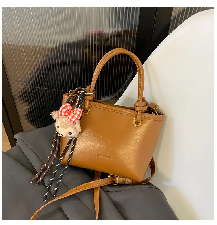 2025 Black Leather Bucket Bag for Women — feature 2