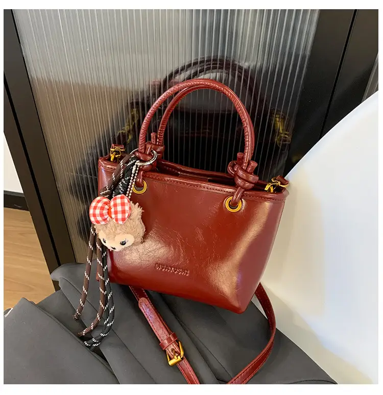 2025 Black Leather Bucket Bag for Women — feature 3