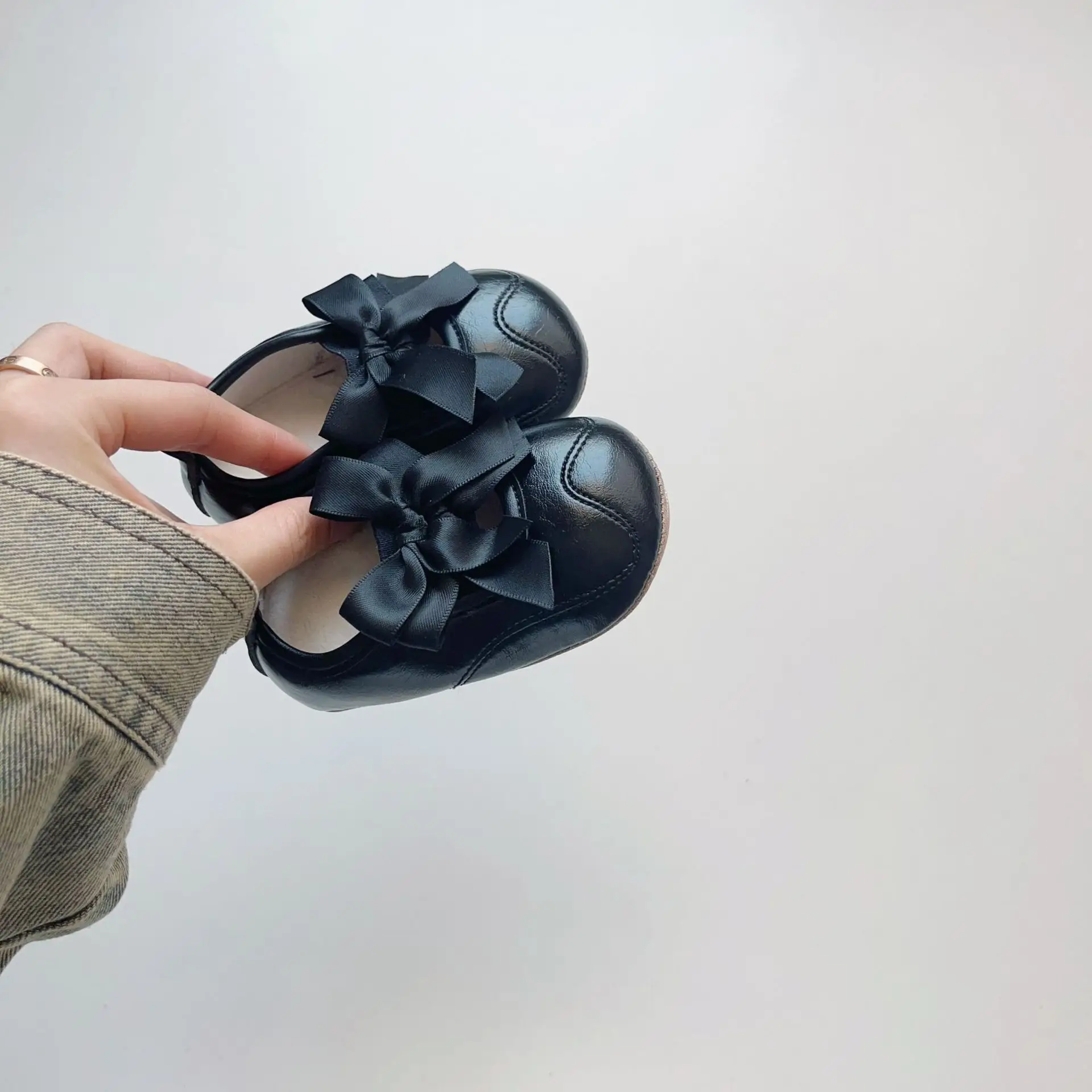 Winter Bowknot Baby Shoes Silver Warm Rubber Sole — feature 13