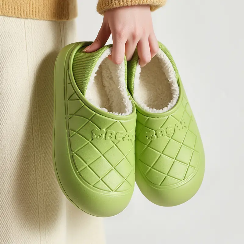 Winter Cotton Slippers with a Stepping-On-Clouds Feel for Women, Indoor Plush-Lined Closed-Back Slippers for Couples, Thick-Soled Warm Plush Slippers for Men