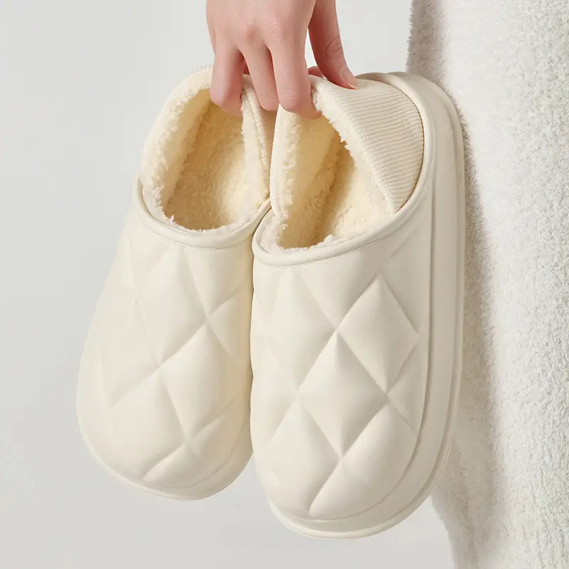 Winter Cotton Slippers with a Stepping-On-Clouds Feel for Women, Indoor Plush-Lined Closed-Back Slippers for Couples, Thick-Soled Warm Plush Slippers for Men