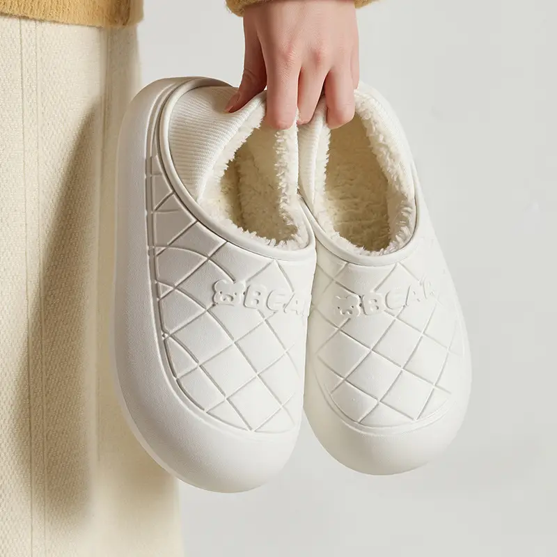 Winter Cotton Slippers with a Stepping-On-Clouds Feel for Women, Indoor Plush-Lined Closed-Back Slippers for Couples, Thick-Soled Warm Plush Slippers for Men