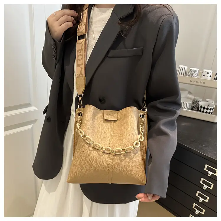 2025 Autumn Luxury Chain Bucket Bags for Women — feature 10