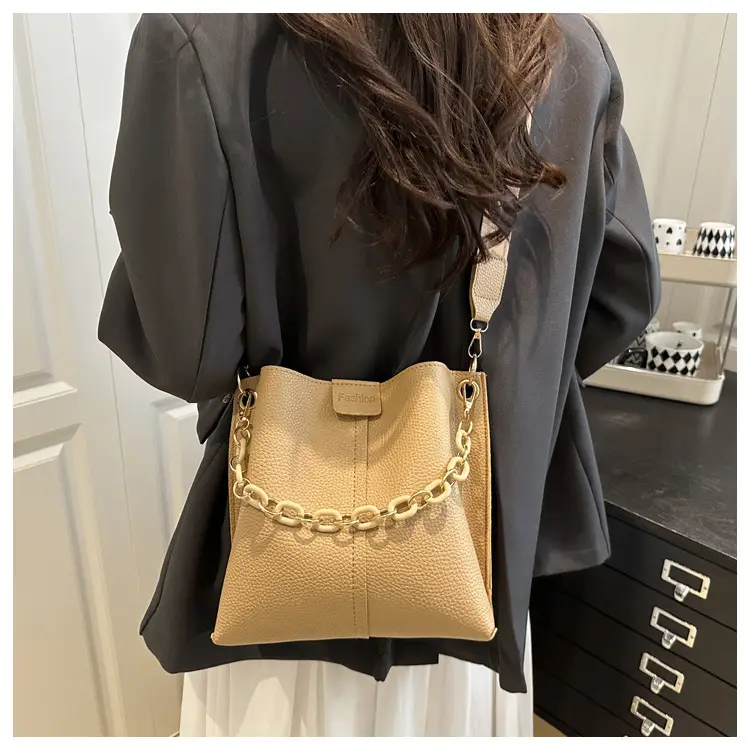 2025 Autumn Luxury Chain Bucket Bags for Women — feature 11