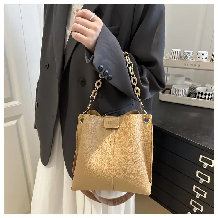 2025 Autumn Luxury Chain Bucket Bags for Women — feature 12