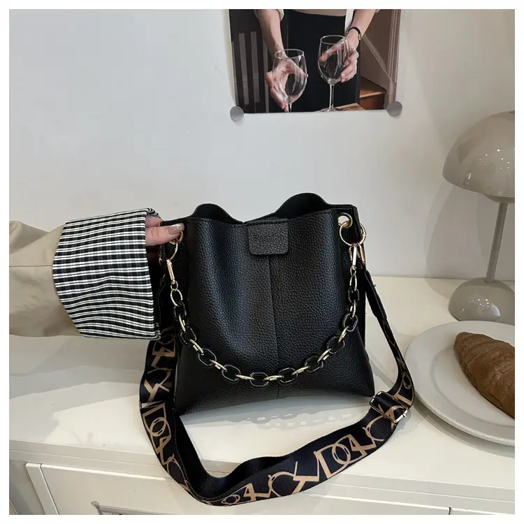 2025 Autumn Luxury Chain Bucket Bags for Women — feature 19