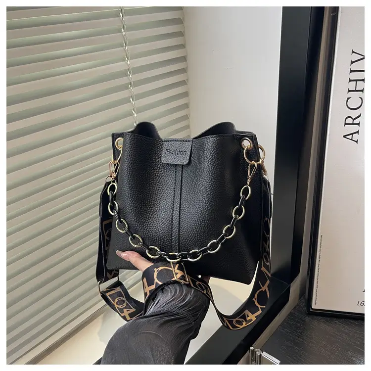 2025 Autumn Luxury Chain Bucket Bags for Women — feature 39