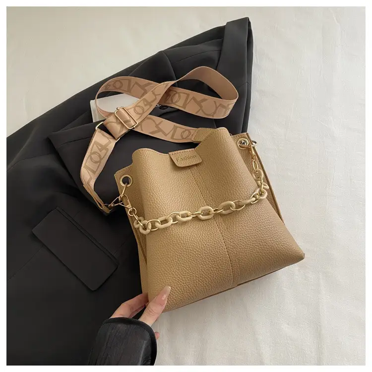 2025 Autumn Luxury Chain Bucket Bags for Women — feature 40