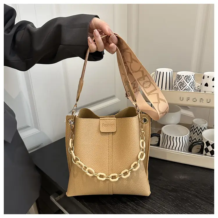 2025 Autumn Luxury Chain Bucket Bags for Women — feature 7