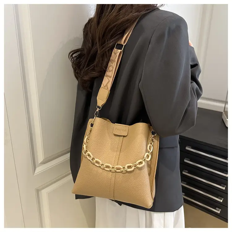 2025 Autumn Luxury Chain Bucket Bags for Women — feature 9